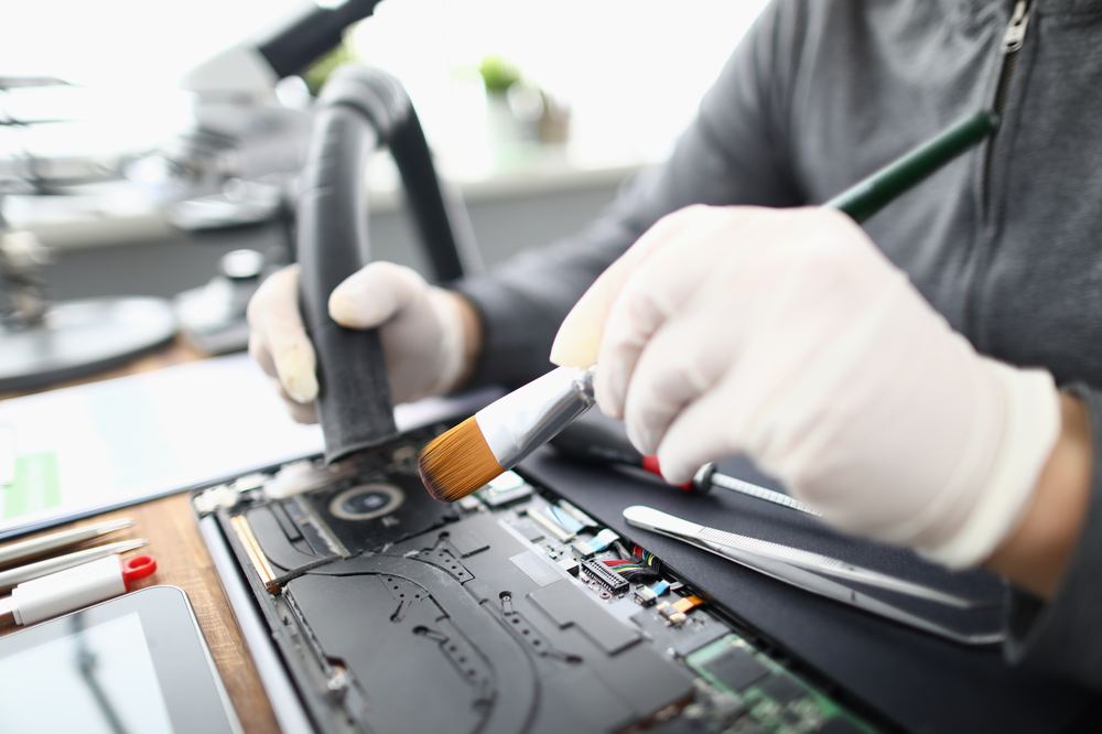 Repairing a phone charge port