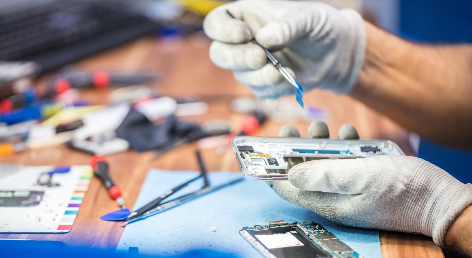 Precision cellphone repair work